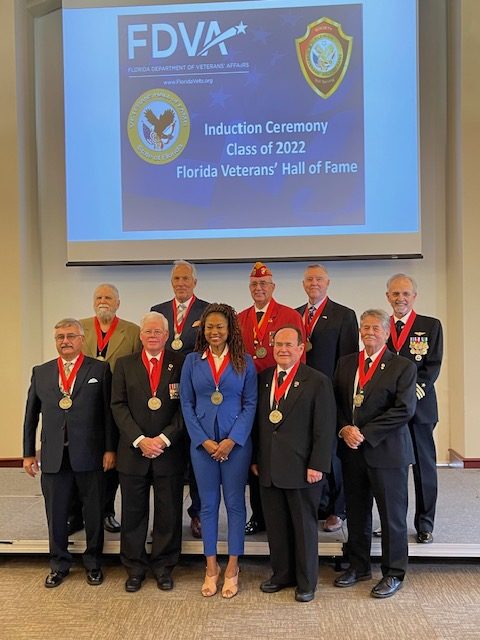 ten inductees Vet Hall of Fame 1122